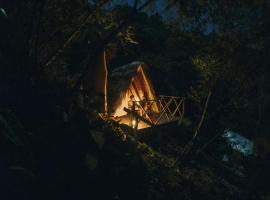 El Tigrillo Rio Claro by Los Colores Ecoparque, παραλιακή κατοικία σε Doradal