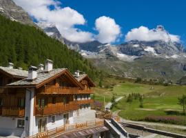 3 Chalets Aparthotel, lägenhetshotell i Breuil-Cervinia