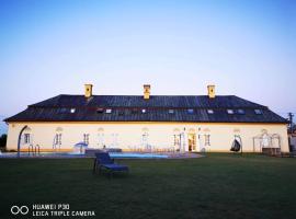 Majerovský kaštieľ, hotel near Železničná Stanica Strážske, Vranov nad Topľou