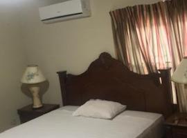 Versalles Hotel, Hotel in Curatoe Hill
