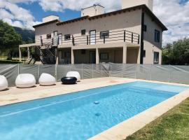 Aparts de Montaña Tavullia, hotel em Carpintería