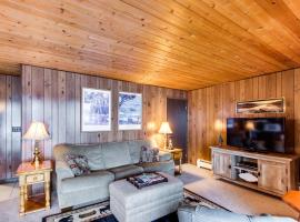 Bay Point Lakefront 1B Down, hotel em Whitefish