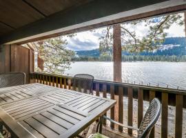 Donner Lake Retreat, hotel em Donner Pines Tract