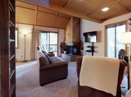 Living Pines Condominium, hotel in Shaver Lake