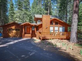 Beaver Pond Northstar Luxury Chalet with Hot Tub