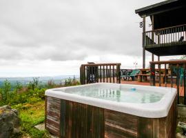 Port Angeles Blue Mountain Lodge with Bunkhouse, cottage in King Hill