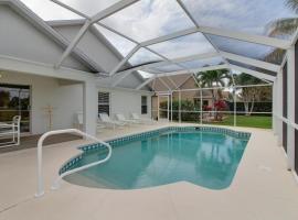 A Seaglass Escape: Fort Myers Villas şehrinde bir otel