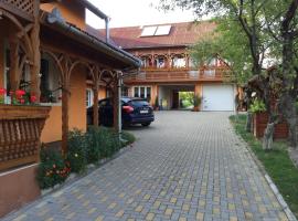 Pensiunea Fenyő, viešbutis mieste Korundas