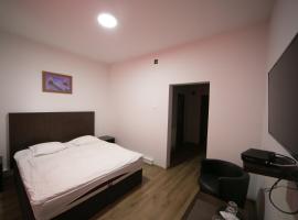 Napsugár panzió, hotel in Lunga