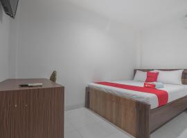 RedDoorz near Living Plaza Balikpapan, hotel near Sultan Aji Muhammad Sulaiman International Airport - BPN, 