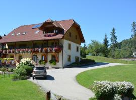 Haus Ingrid, homestay di Sankt Georgen ob Murau