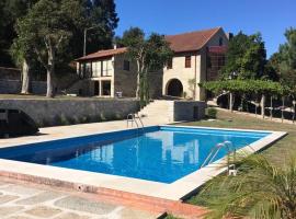 Casa Real, hotel with pools in Barcelos