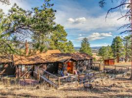 Historic Wilderness Retreat, rodinný hotel v destinaci Estes Park