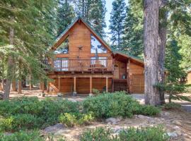 Serenity in the Woods, hotel em Donner Pines Tract