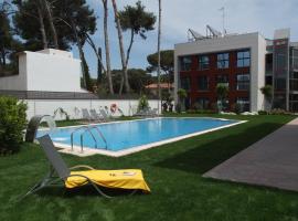 Apartamentos Royal Marina Gardens: Castelldefels'te bir otel