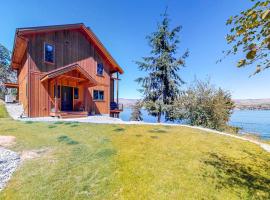 Constellations Lake House at Chelan, hotel with parking in Granite Falls
