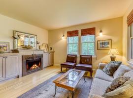 3 Bed 3 Bath Vacation home in Eastsound, hotel dekat Orcas Island - ESD, 