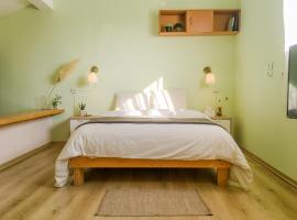 Rio desert view apartment, hotel in Arad