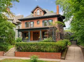 Historic District BnB, hotel in Saint Paul