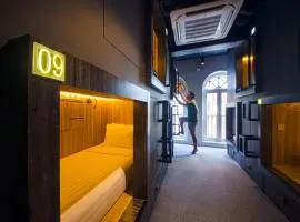 CUBE Boutique Capsule Hotel at Chinatown