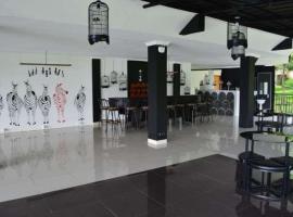 Albero Hotel Bogor, hotel with parking in Bogor