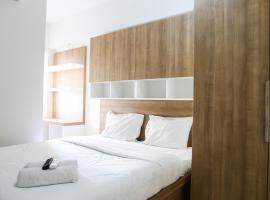 2BR with Sofa Bed at Springlake Summarecon Apartment By Travelio, Hotel in Bekasi