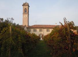 Ostello La Canonica, hostel in Motta Baluffi