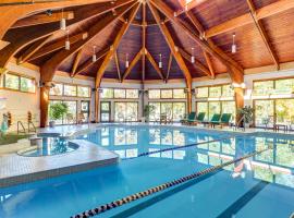 The Woods: Village-11, hotel with pools in Killington