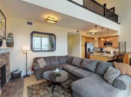 Seasons 331 - Penthouse, room in Sandpoint