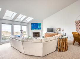 3 Bed 3 Bath Vacation home in Bayshore Beach Club, hotel in Waldport