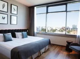 Hotel Reykjavík Grand、にあるレイキャビク国内空港 - RKVの周辺ホテル