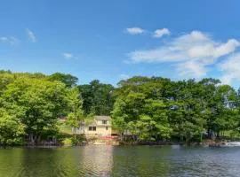 Damariscotta Lakefront Retreat