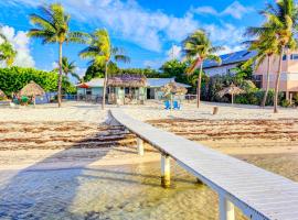 Beachfront Ocean Duplex, hotel v destinácii Layton