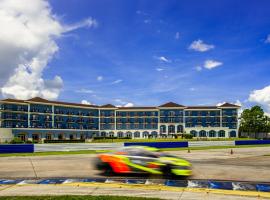 SEVEN Sebring Raceway Hotel, hotel em Sebring