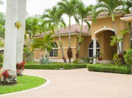 Yuli's Home, hotel u blizini znamenitosti 'Southland Mall' u Miamiju