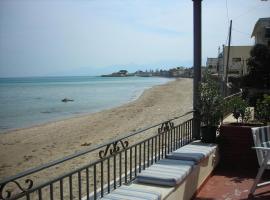 Terrazza sul mare, hotel ramah hewan peliharaan di Trabia