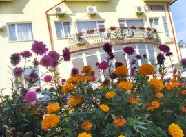 комплекс Прага, Hotel in Mamaivci Village