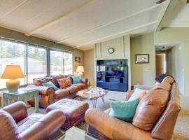Columbus Empire House, vacation rental in Coos Bay