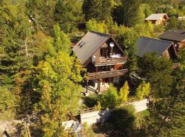 Grand Chalet 15 personnes. Vue exceptionnelle . Plein sud, hotel na may parking sa Allos