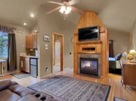 Pikes Peak Guest Cabin at Rocky Mountain Lodge