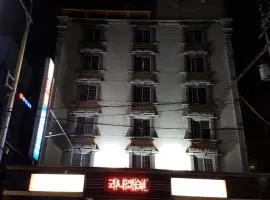Plus Motel