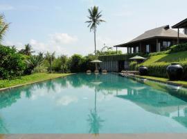 Bulung Daya Beach Villa Retreat, hotel in Antasari