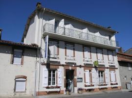 Logis Hôtel L'Arche de Noé, hotel v destinaci Noé