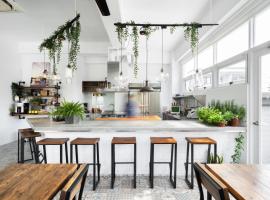 Color Coral Boutique Hotel, Hotel in Magong