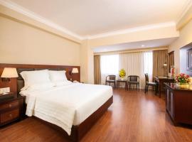 Nhat Ha 2 Hotel, hotel in: Le Thanh Ton, Ho Chi Minh-stad