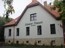 Sághegy Fogadó és Panzió