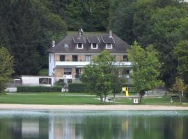 Hotel Restaurant La Chaumiere du Lac, hotel di Clairvaux-les-Lacs