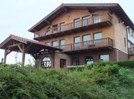 PENSJONAT AKACJOWY, hotel v destinaci Ostrowite