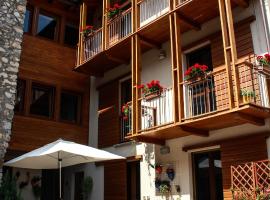 Residenza Tre Corone, hotel a Vinadio