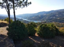 Paraíso Hills - Encostas do Paraíso: tranquilidade no Douro, hotell i Resende